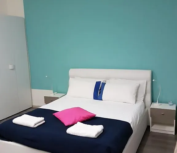 Porto Vecchio - Stazione Couette-café Trieste