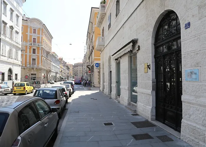Porto Vecchio - Stazione Couette-café Trieste